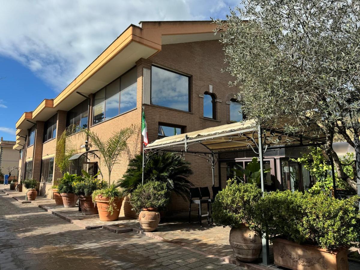 Euro House Inn Airport Fiumicino Exteriör bild