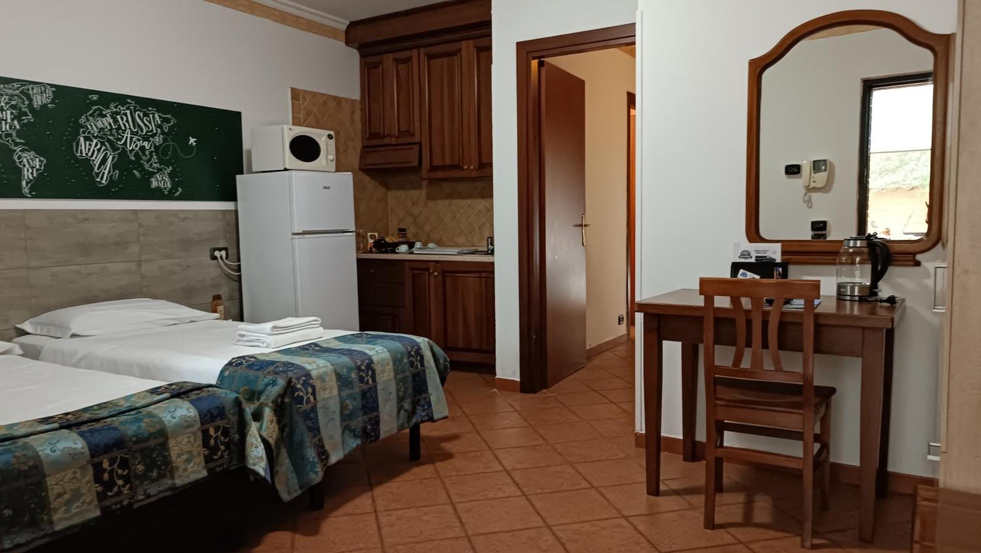 Euro House Inn Airport Fiumicino Exteriör bild