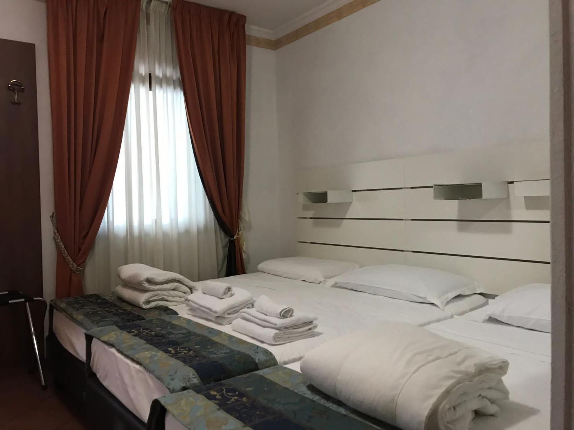 Euro House Inn Airport Fiumicino Exteriör bild