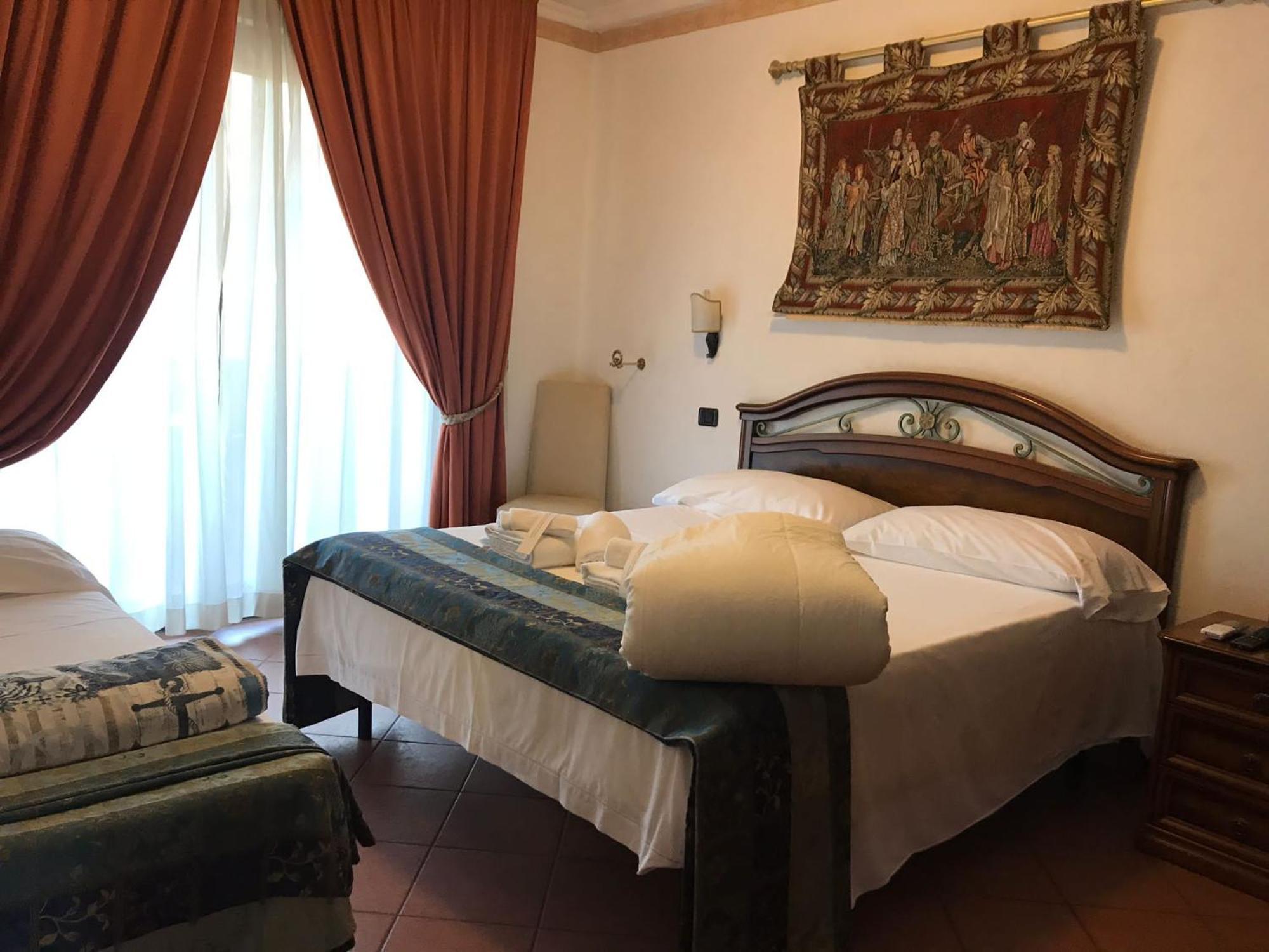 Euro House Inn Airport Fiumicino Exteriör bild