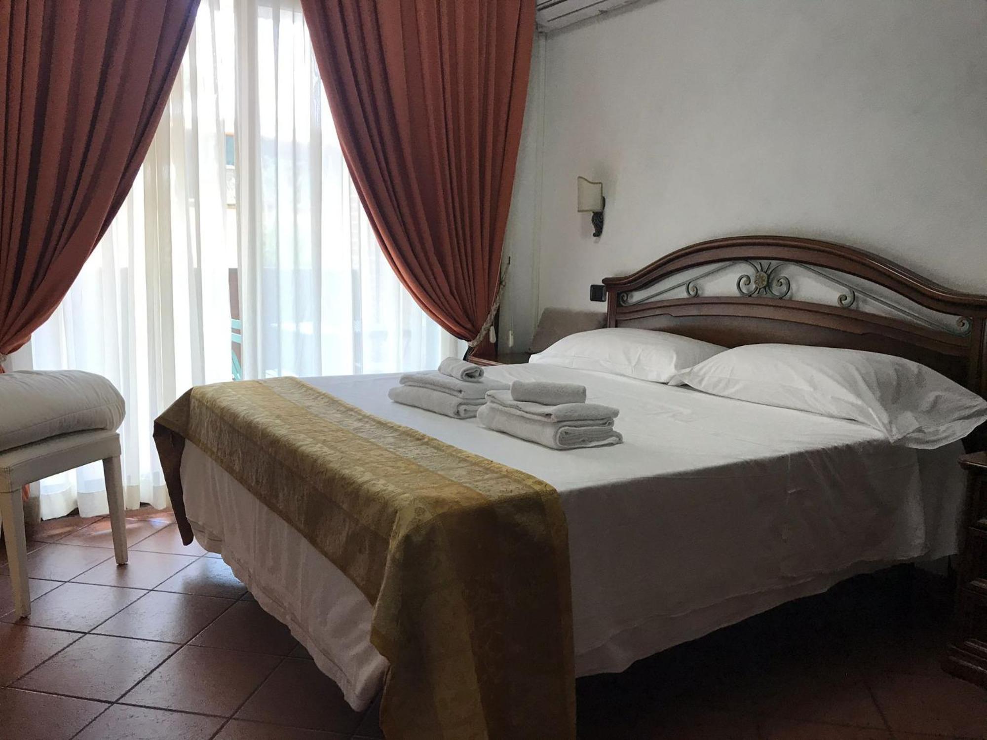 Euro House Inn Airport Fiumicino Exteriör bild