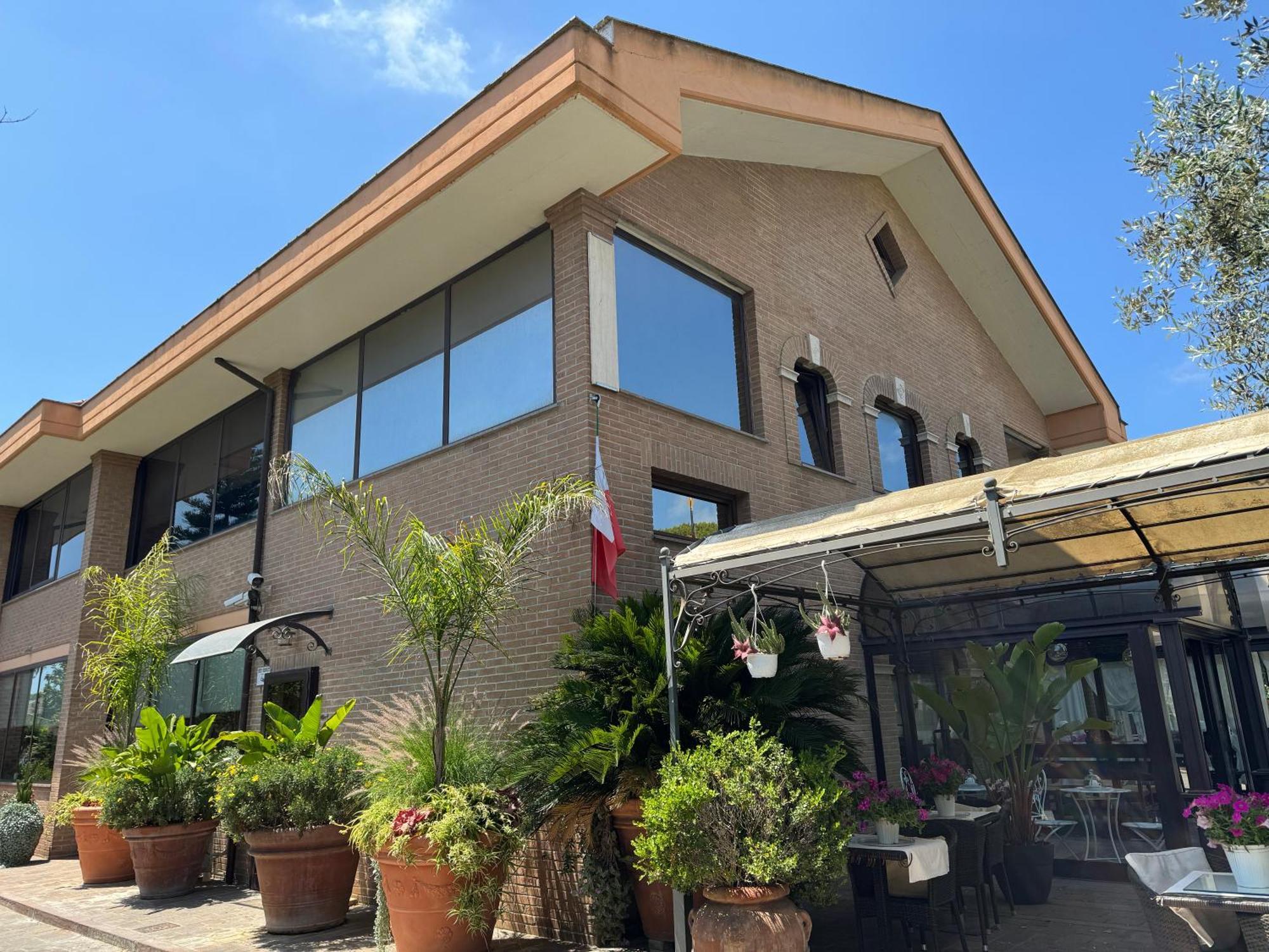 Euro House Inn Airport Fiumicino Exteriör bild
