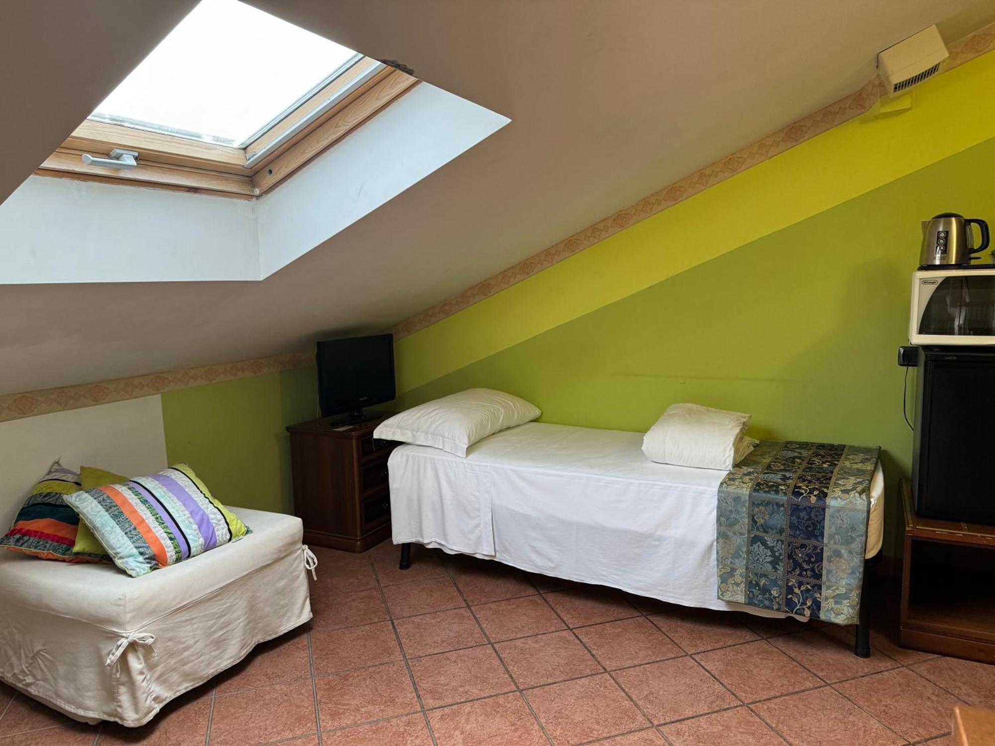 Euro House Inn Airport Fiumicino Exteriör bild