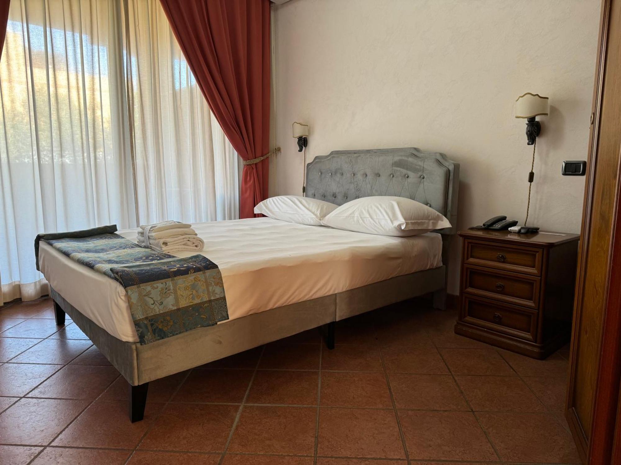 Euro House Inn Airport Fiumicino Exteriör bild