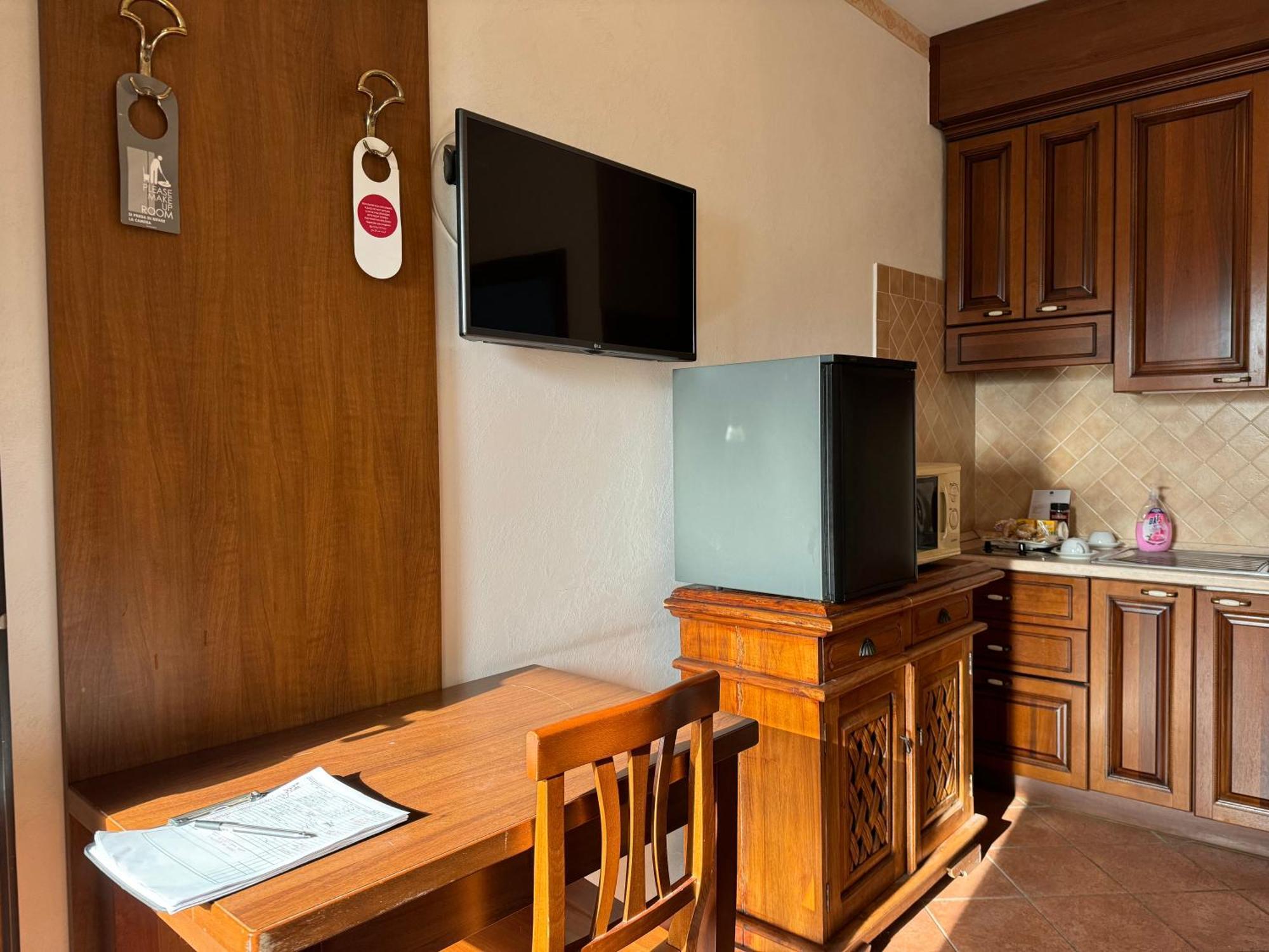 Euro House Inn Airport Fiumicino Exteriör bild