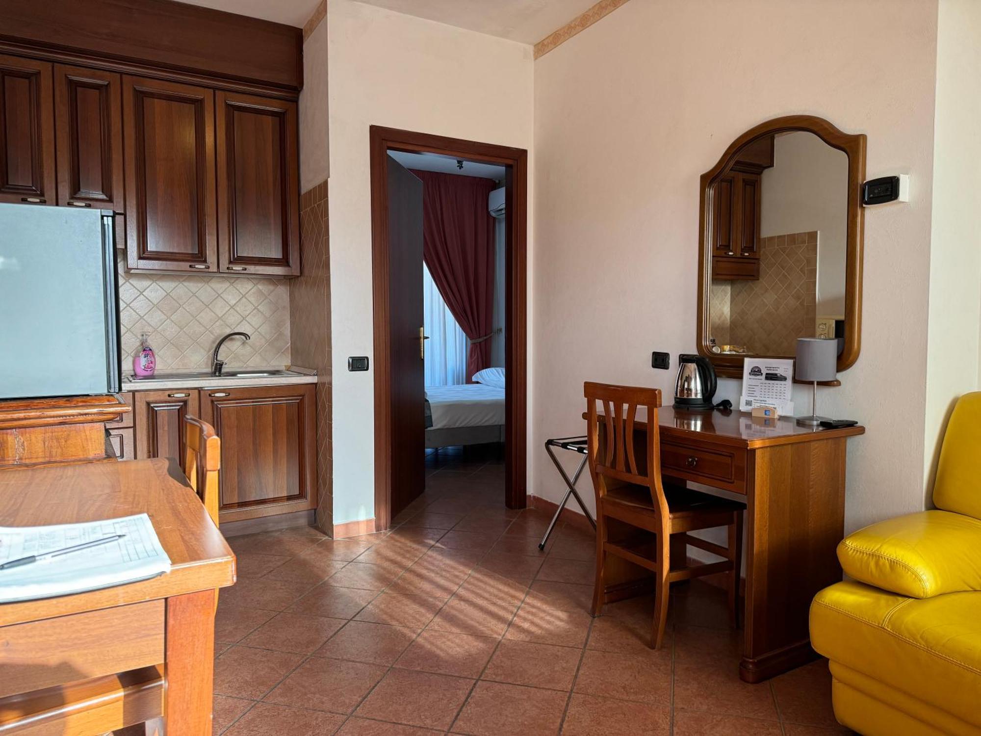 Euro House Inn Airport Fiumicino Exteriör bild