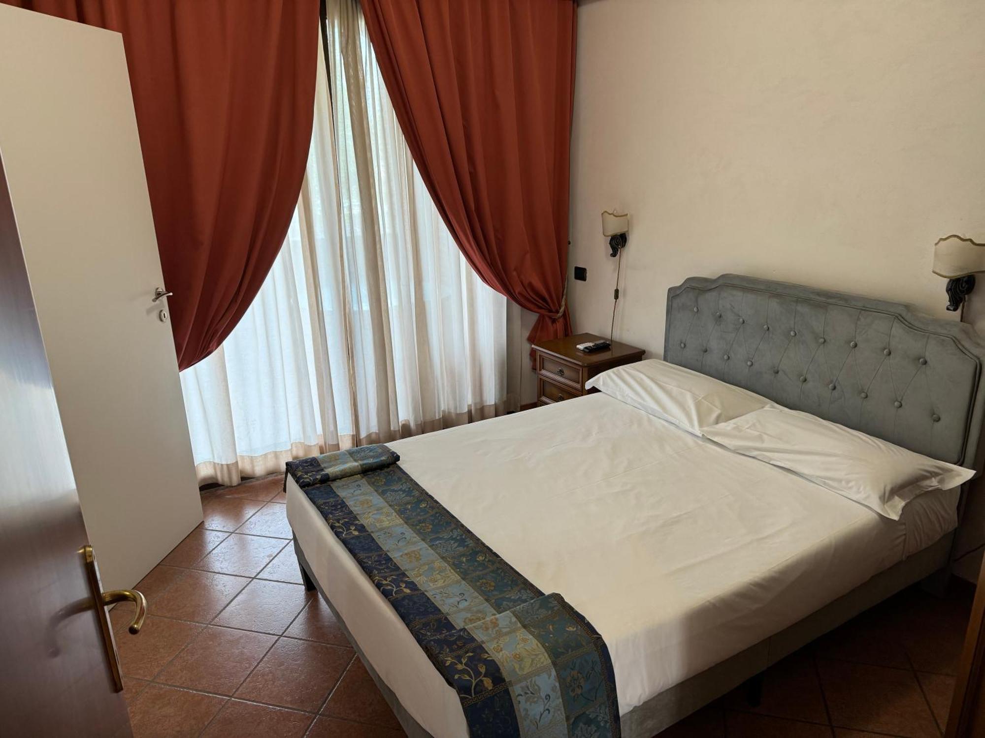 Euro House Inn Airport Fiumicino Exteriör bild