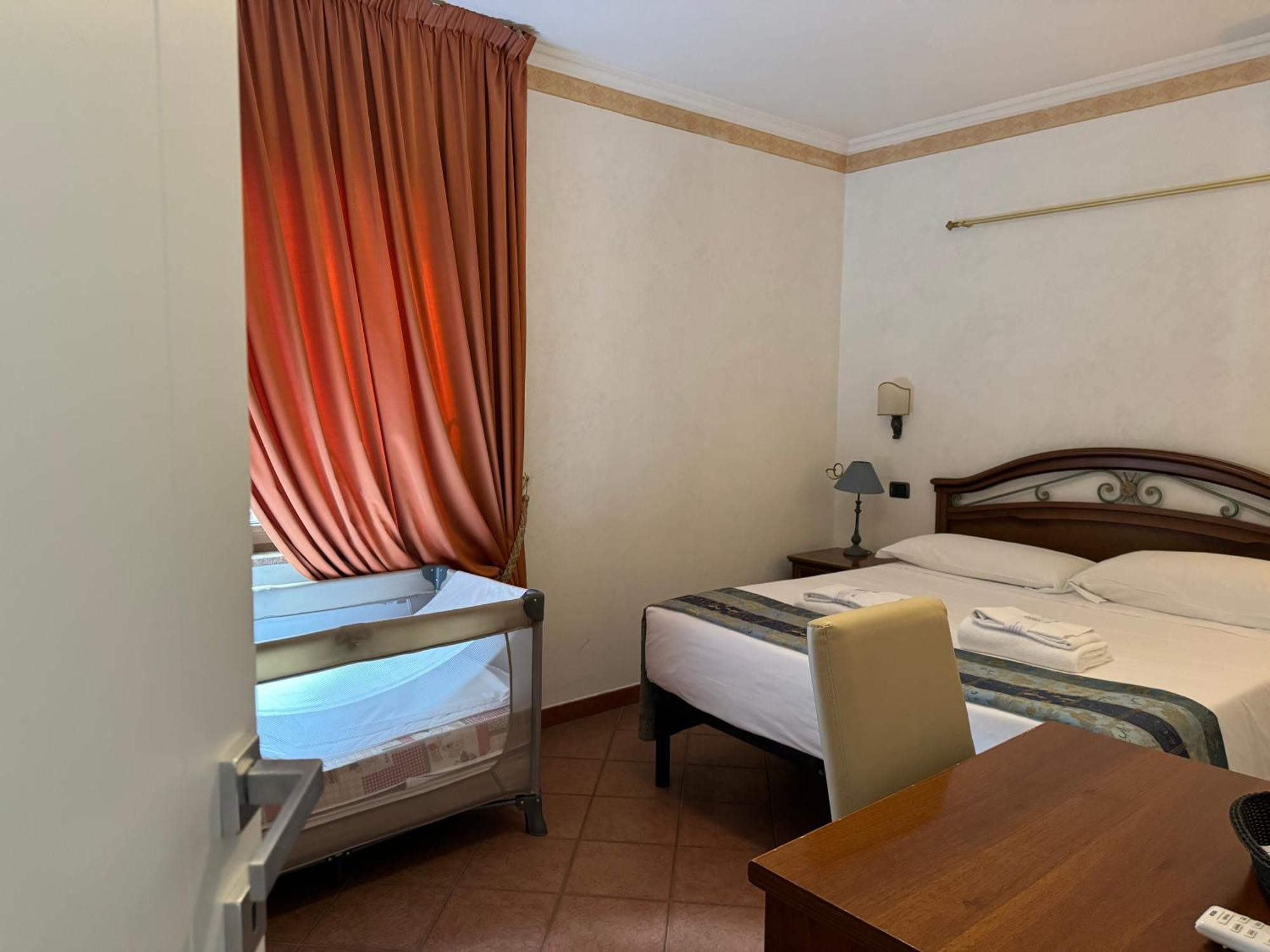 Euro House Inn Airport Fiumicino Exteriör bild
