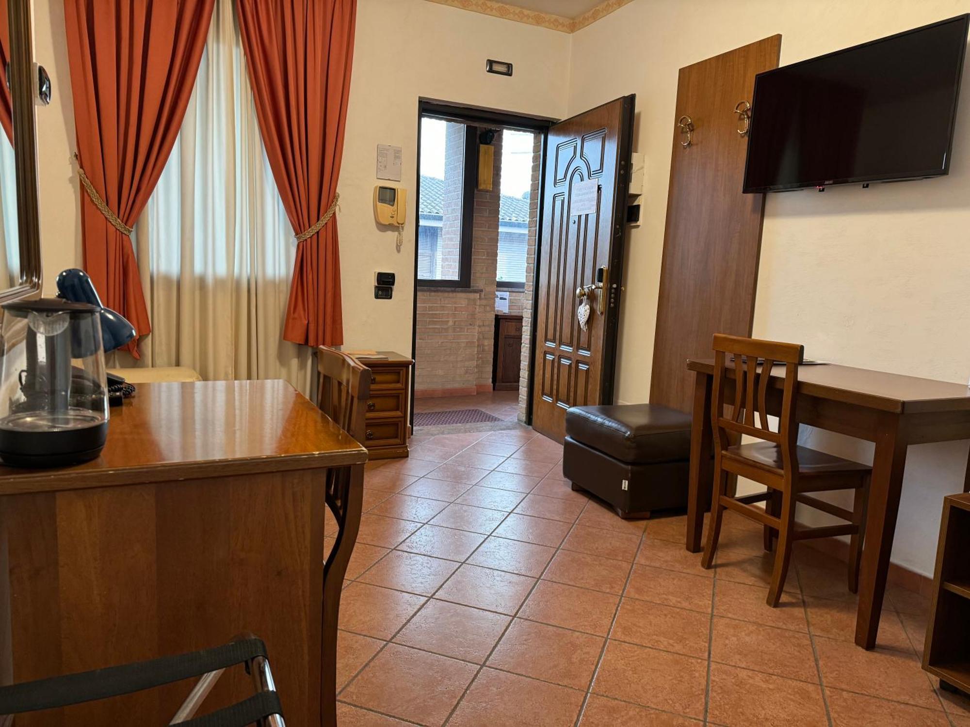 Euro House Inn Airport Fiumicino Exteriör bild