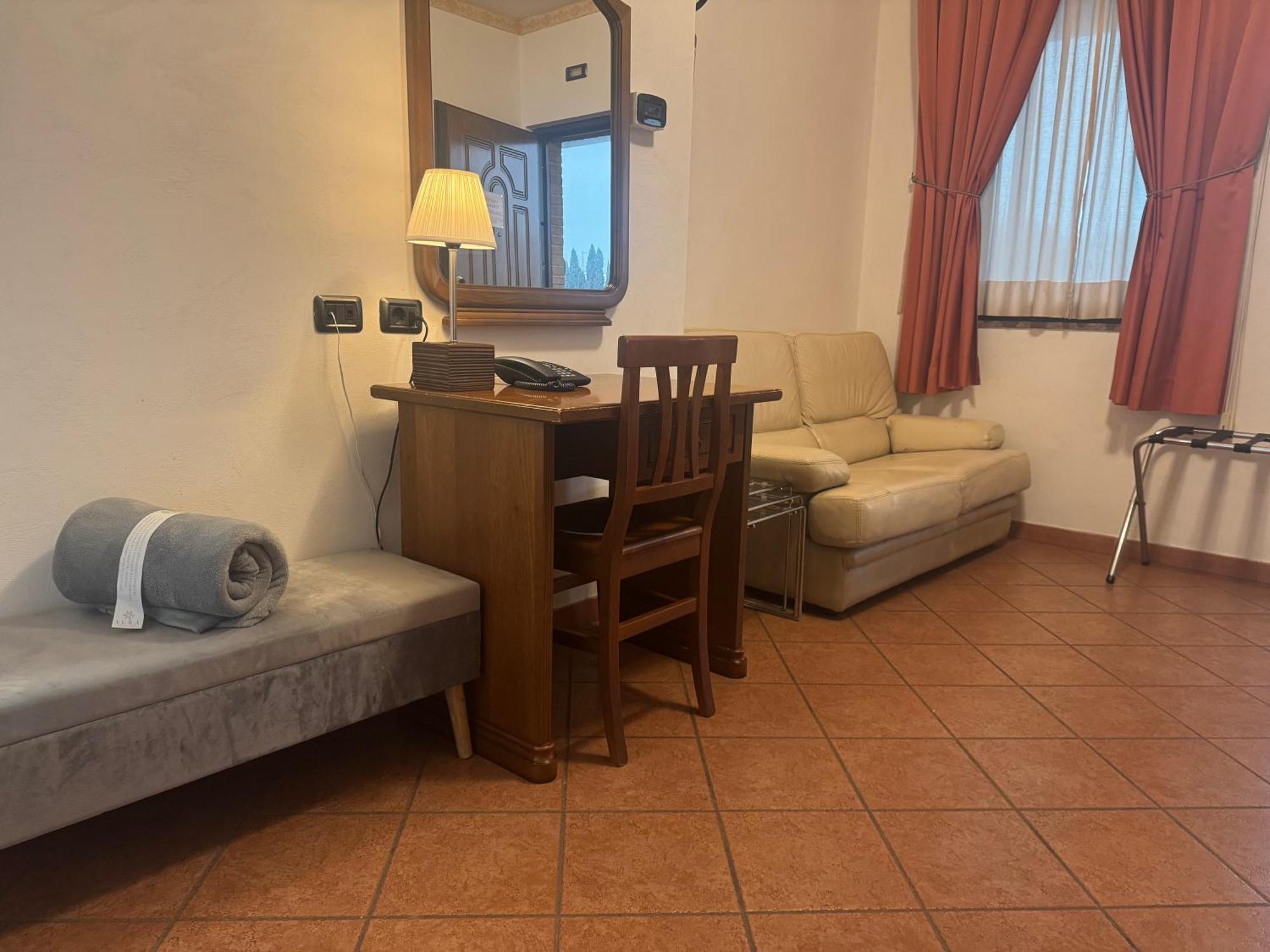 Euro House Inn Airport Fiumicino Exteriör bild