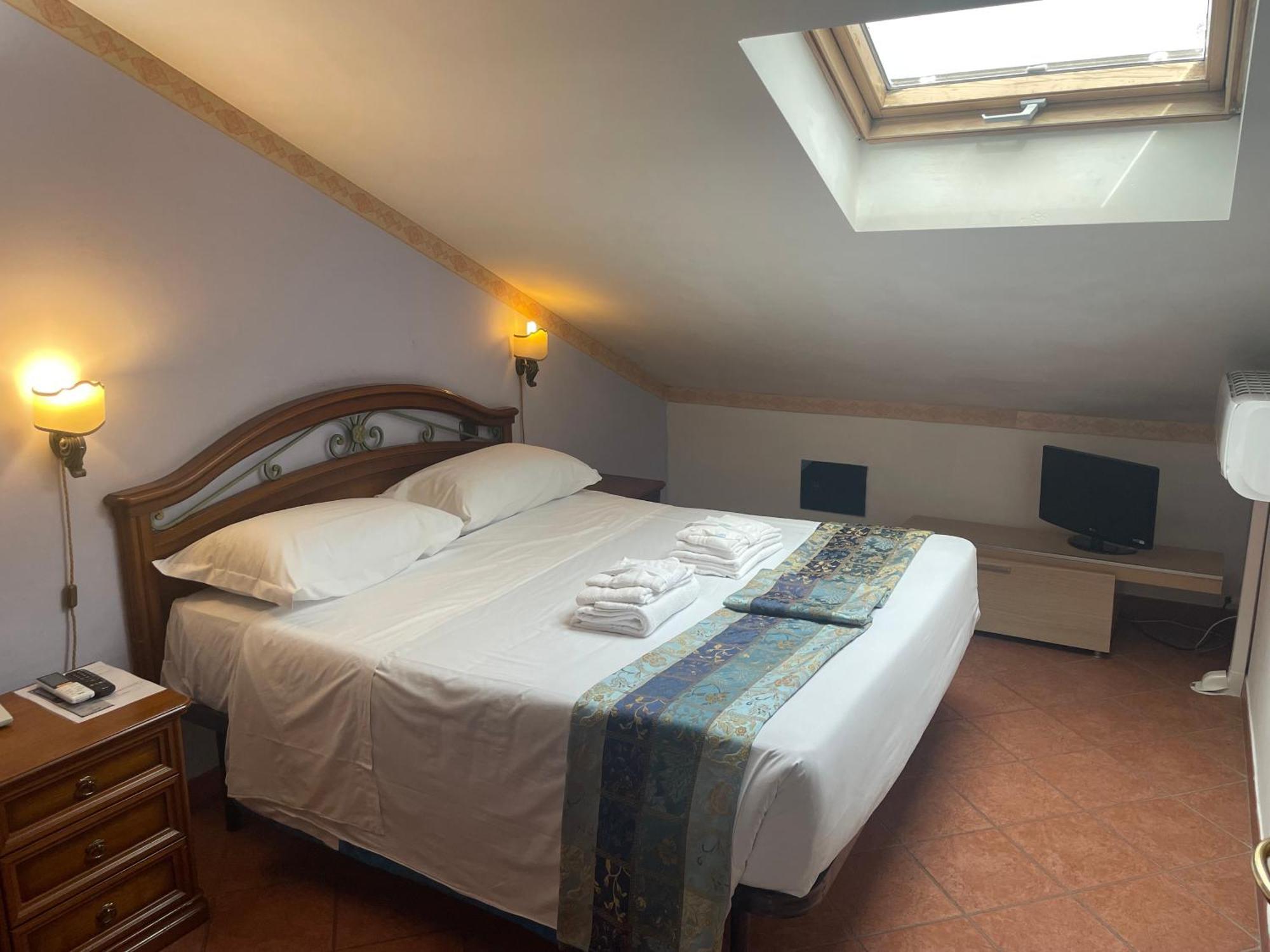 Euro House Inn Airport Fiumicino Exteriör bild