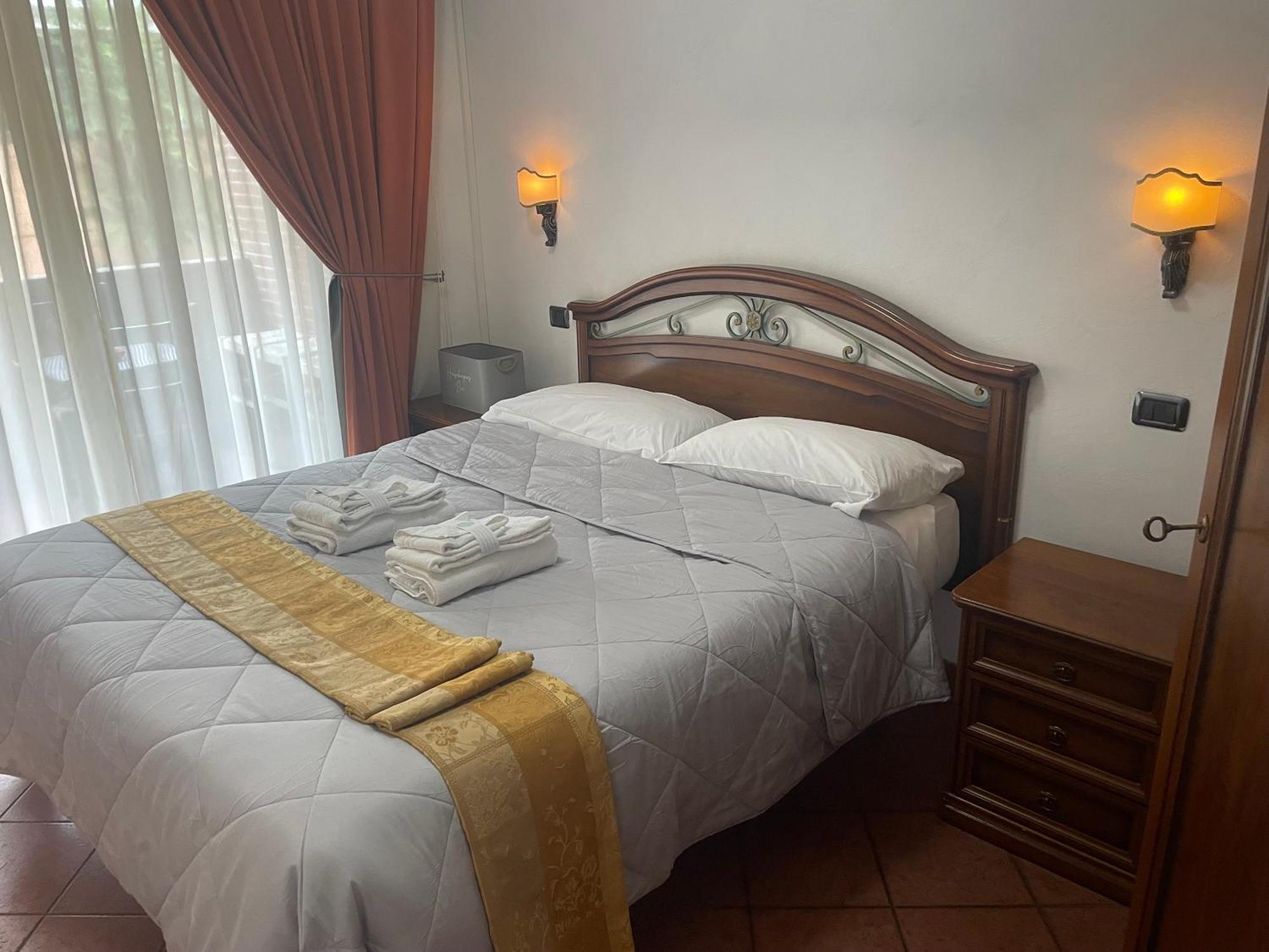 Euro House Inn Airport Fiumicino Exteriör bild