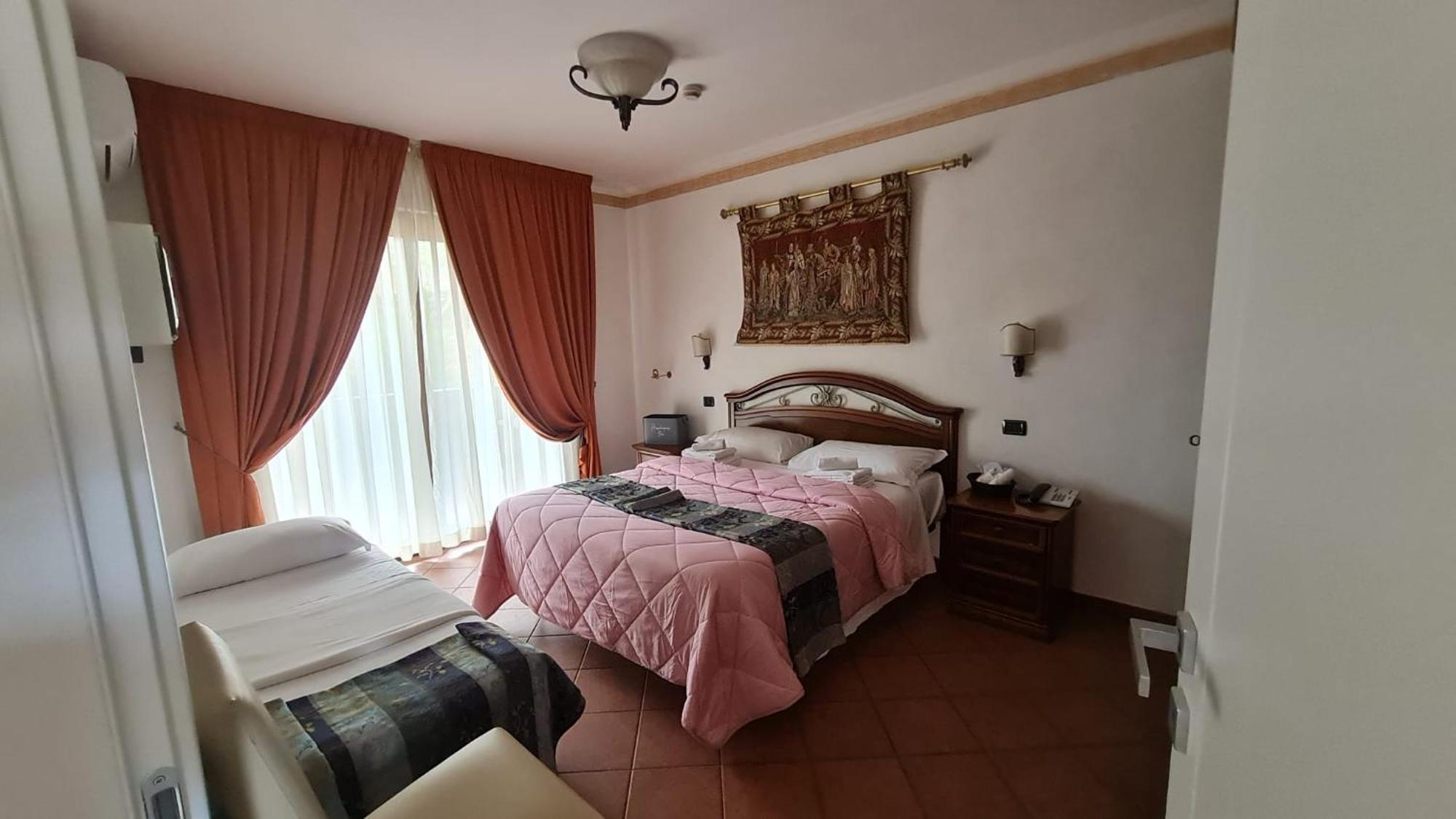 Euro House Inn Airport Fiumicino Exteriör bild