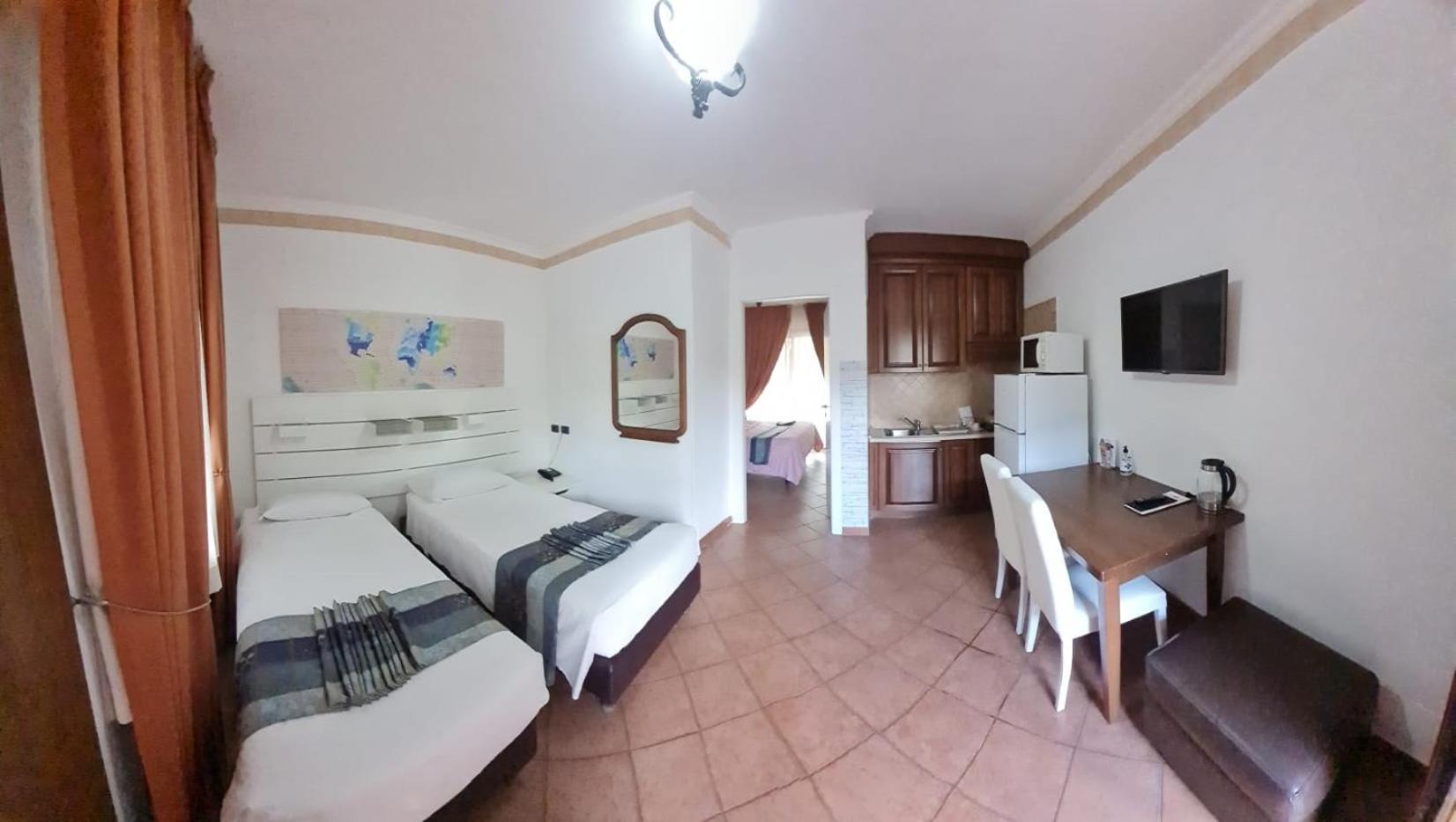 Euro House Inn Airport Fiumicino Exteriör bild