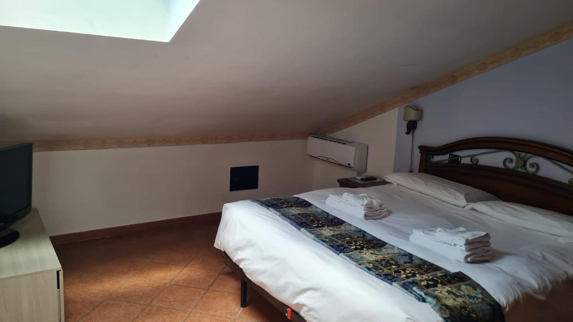 Euro House Inn Airport Fiumicino Exteriör bild