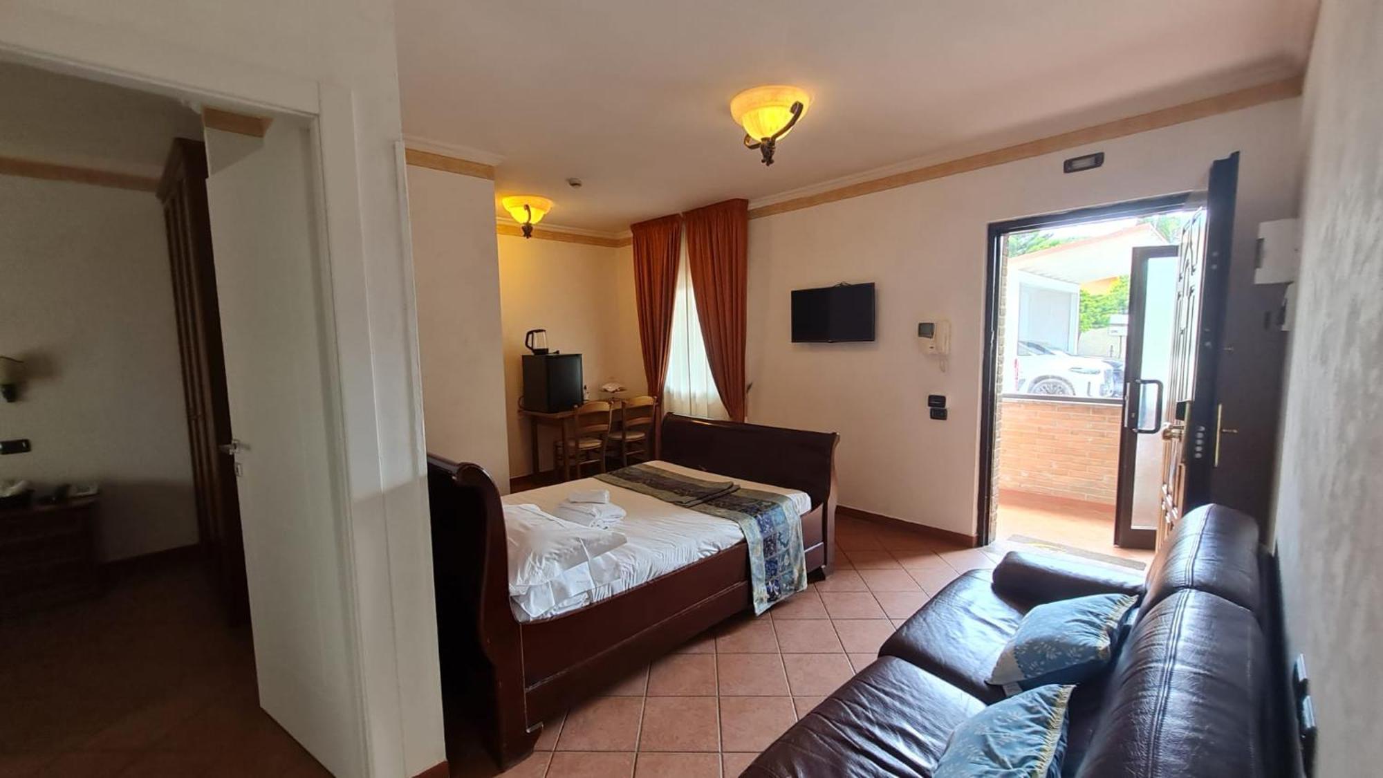 Euro House Inn Airport Fiumicino Exteriör bild